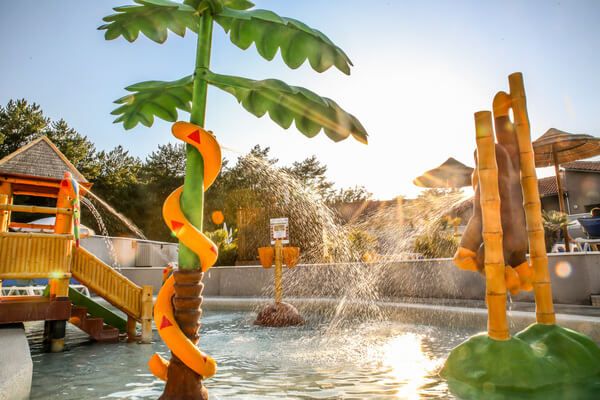 camping verdon piscine jeux aquatiques pour enfants