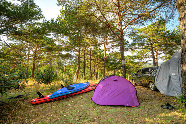 emplacement camping gorges du verdon van aménagé tente